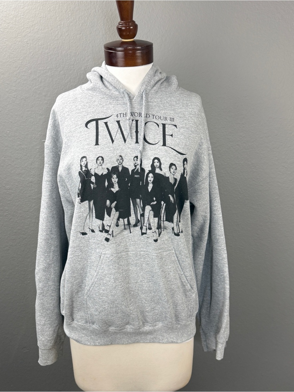 KPop Twice “4th World Tour III” 2022 tour merch Gray hoodie Sz M Music